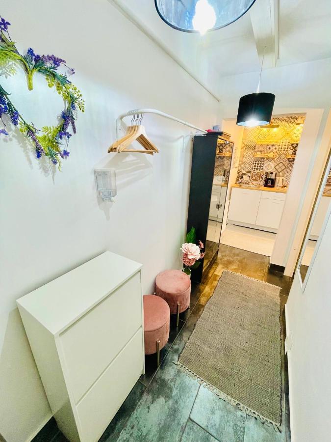 Private Place To Stay Self Check In-Nonstop- Netflix-Wifi Reșița Dış mekan fotoğraf