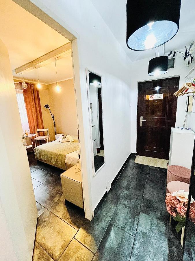 Private Place To Stay Self Check In-Nonstop- Netflix-Wifi Reșița Dış mekan fotoğraf